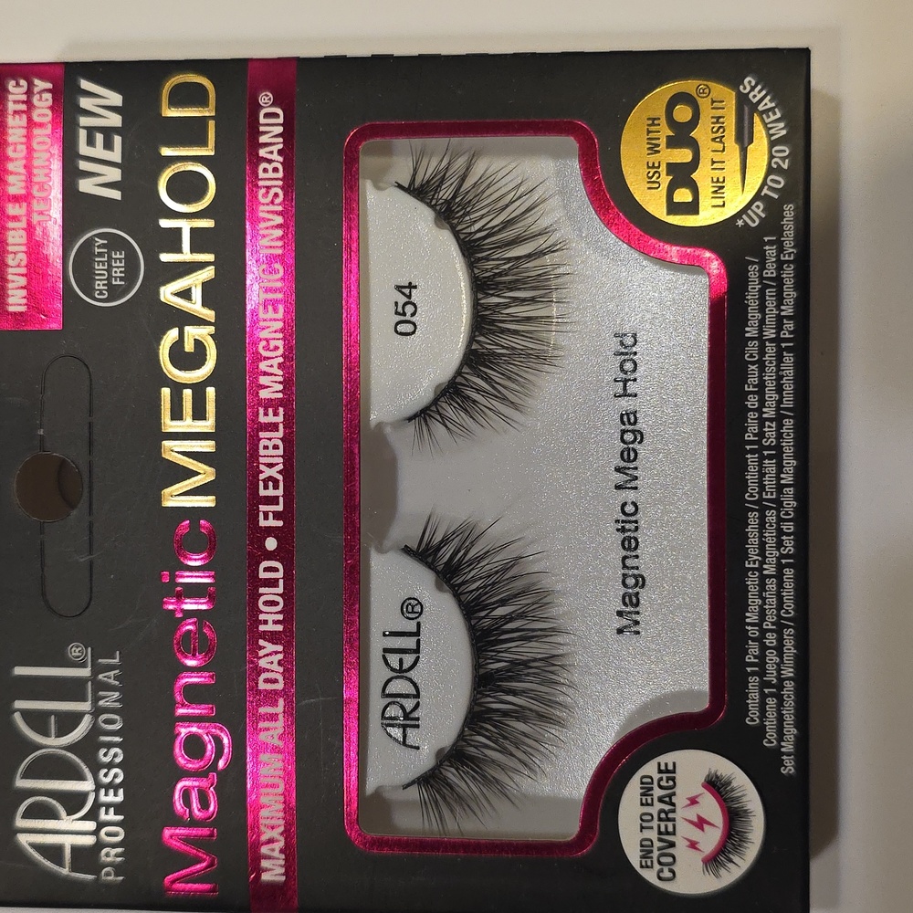 Ardell #54 Magnetic MegaHold Lashes with Duo Liner (D-1)